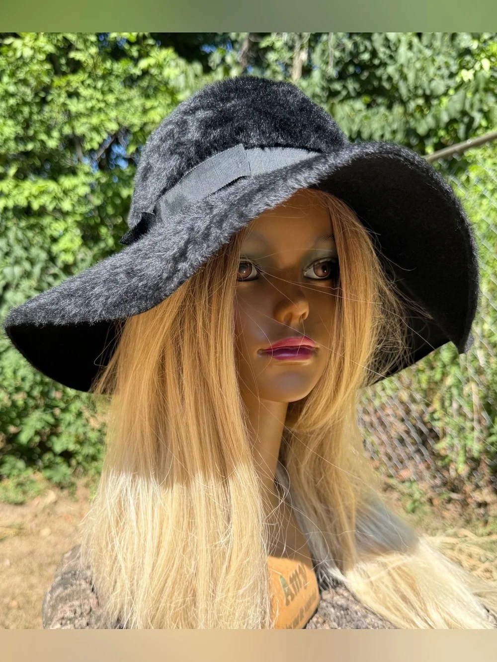 Vintage 1960s MOD HAT Wide Brim Fuzzy Furry Empress Christine Original MEDIUM M
